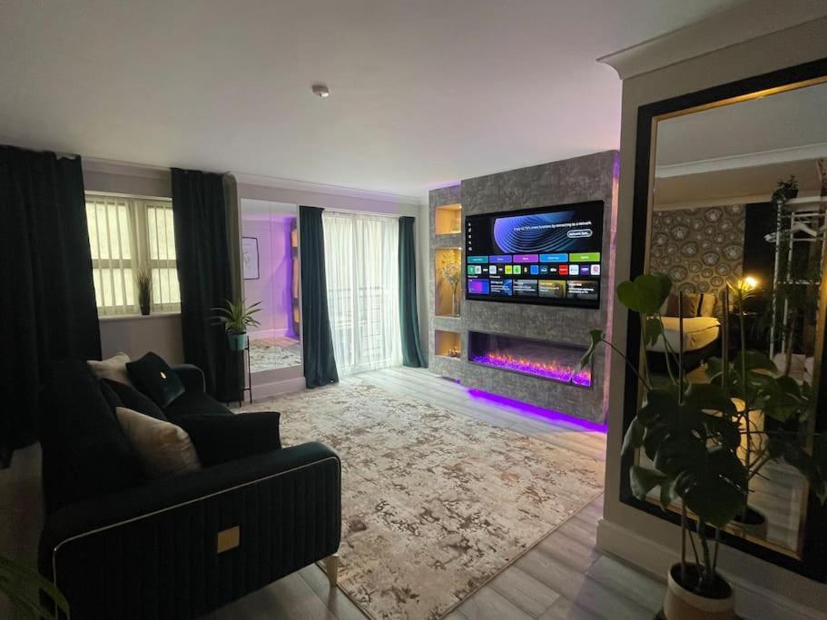 The Exclusive Jacuzzi Apartment Μπέρμιγχαμ Εξωτερικό φωτογραφία