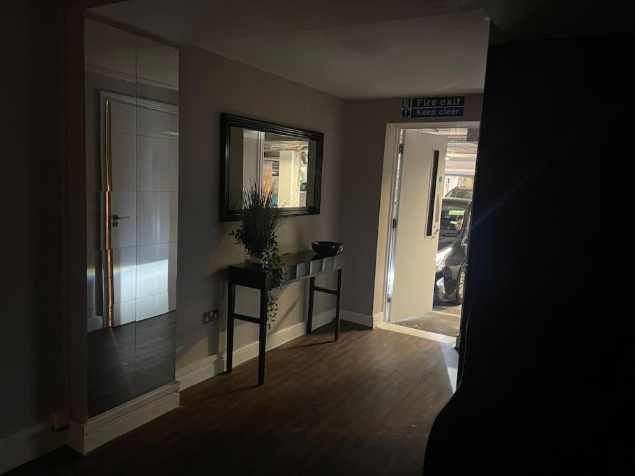 The Exclusive Jacuzzi Apartment Μπέρμιγχαμ Εξωτερικό φωτογραφία